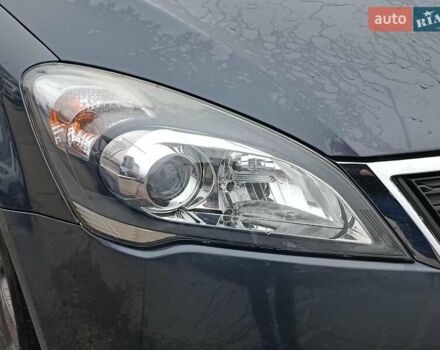 Серый Киа Сид, объемом двигателя 1.4 л и пробегом 202 тыс. км за 5890 $, фото 4 на Automoto.ua