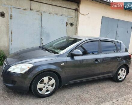Серый Киа Сид, объемом двигателя 1.59 л и пробегом 180 тыс. км за 5800 $, фото 3 на Automoto.ua