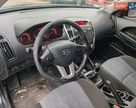 Серый Киа Сид, объемом двигателя 1.4 л и пробегом 202 тыс. км за 5890 $, фото 18 на Automoto.ua