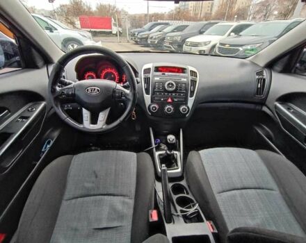 Серый Киа Сид, объемом двигателя 1.4 л и пробегом 202 тыс. км за 5890 $, фото 13 на Automoto.ua