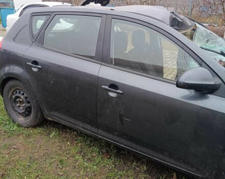 Серый Киа Сид, объемом двигателя 0 л и пробегом 216 тыс. км за 1000 $, фото 7 на Automoto.ua