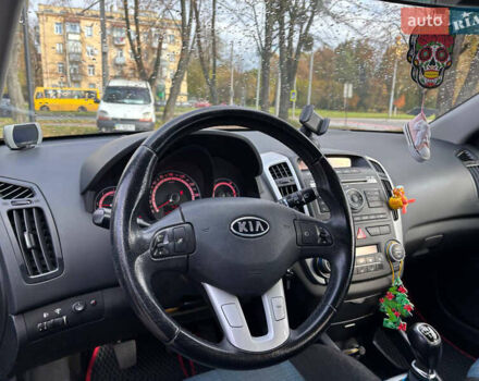 Серый Киа Сид, объемом двигателя 1.6 л и пробегом 213 тыс. км за 6500 $, фото 20 на Automoto.ua