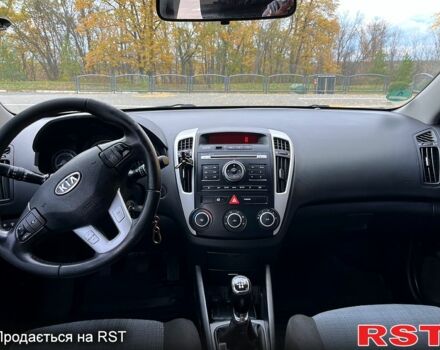 Серый Киа Сид, объемом двигателя 1.4 л и пробегом 202 тыс. км за 6300 $, фото 7 на Automoto.ua