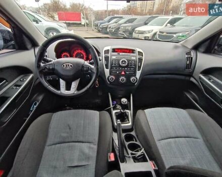 Серый Киа Сид, объемом двигателя 1.4 л и пробегом 202 тыс. км за 5890 $, фото 13 на Automoto.ua
