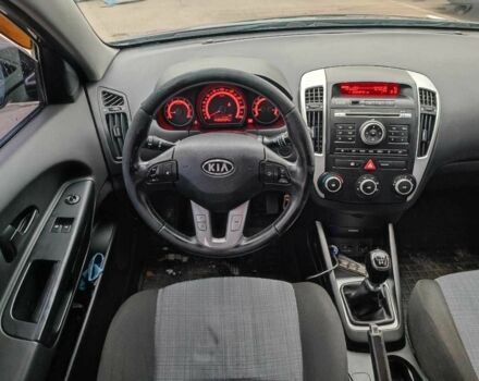 Серый Киа Сид, объемом двигателя 1.4 л и пробегом 202 тыс. км за 5890 $, фото 14 на Automoto.ua