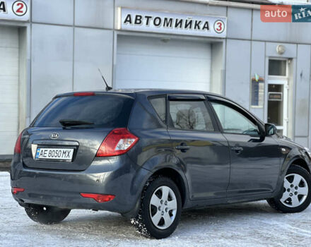 Сірий Кіа Сід, об'ємом двигуна 1.59 л та пробігом 140 тис. км за 6999 $, фото 12 на Automoto.ua