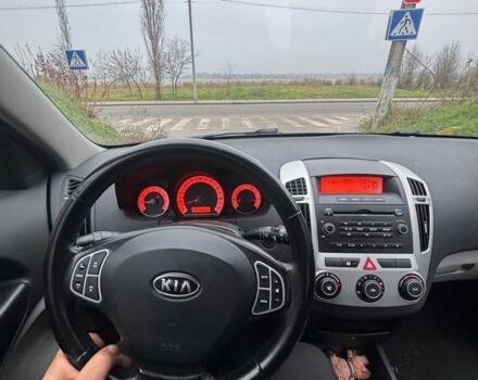 Серый Киа Сид, объемом двигателя 1.6 л и пробегом 130 тыс. км за 2700 $, фото 9 на Automoto.ua