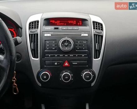 Серый Киа Сид, объемом двигателя 1.4 л и пробегом 202 тыс. км за 5890 $, фото 14 на Automoto.ua