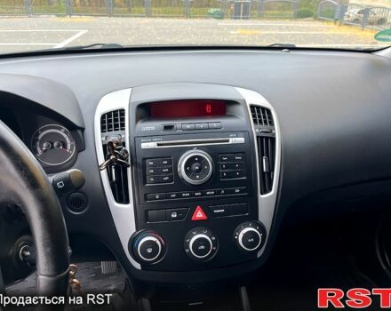 Серый Киа Сид, объемом двигателя 1.4 л и пробегом 202 тыс. км за 6300 $, фото 10 на Automoto.ua