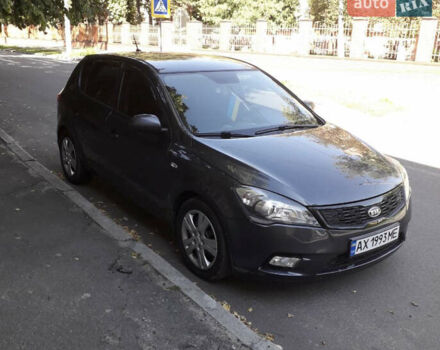 Серый Киа Сид, объемом двигателя 1.4 л и пробегом 160 тыс. км за 5500 $, фото 3 на Automoto.ua