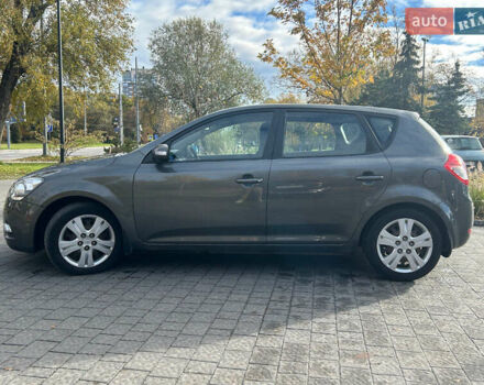Серый Киа Сид, объемом двигателя 1.6 л и пробегом 213 тыс. км за 6500 $, фото 6 на Automoto.ua