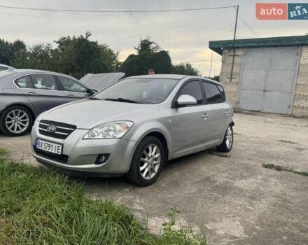Серый Киа Сид, объемом двигателя 1.59 л и пробегом 378 тыс. км за 1300 $, фото 1 на Automoto.ua