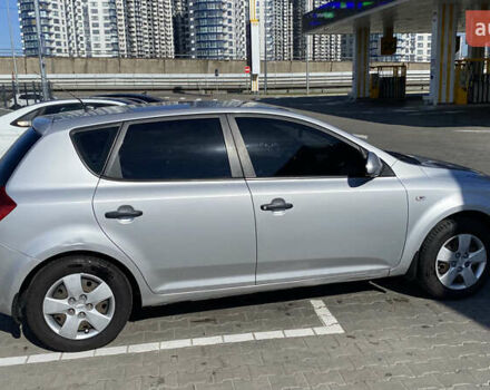 Сірий Кіа Сід, об'ємом двигуна 1.59 л та пробігом 169 тис. км за 6000 $, фото 3 на Automoto.ua