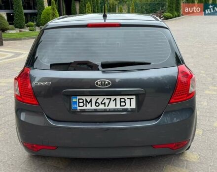 Серый Киа Сид, объемом двигателя 1.4 л и пробегом 200 тыс. км за 4999 $, фото 4 на Automoto.ua