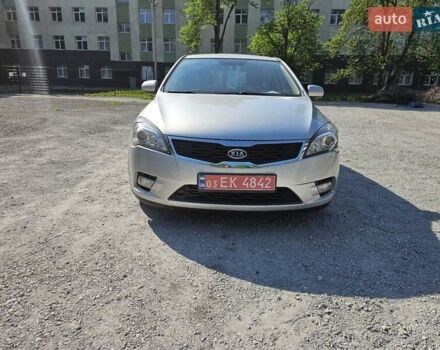 Серый Киа Сид, объемом двигателя 1.4 л и пробегом 154 тыс. км за 6700 $, фото 7 на Automoto.ua