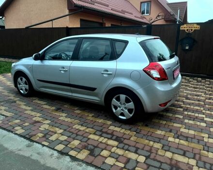 Серый Киа Сид, объемом двигателя 1.6 л и пробегом 236 тыс. км за 8200 $, фото 6 на Automoto.ua