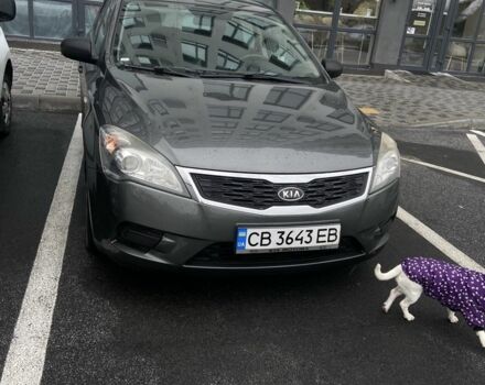 Серый Киа Сид, объемом двигателя 1.4 л и пробегом 200 тыс. км за 7000 $, фото 5 на Automoto.ua