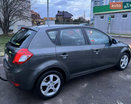 Серый Киа Сид, объемом двигателя 1.58 л и пробегом 187 тыс. км за 6500 $, фото 3 на Automoto.ua