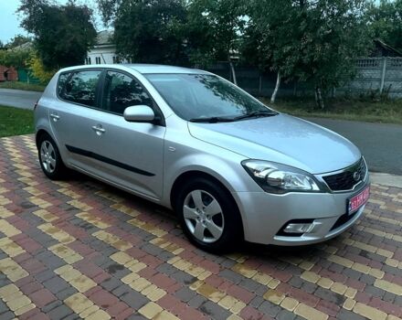Серый Киа Сид, объемом двигателя 1.6 л и пробегом 236 тыс. км за 8200 $, фото 1 на Automoto.ua