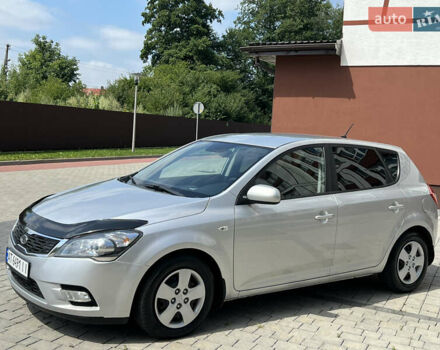 Серый Киа Сид, объемом двигателя 1.6 л и пробегом 292 тыс. км за 6400 $, фото 2 на Automoto.ua