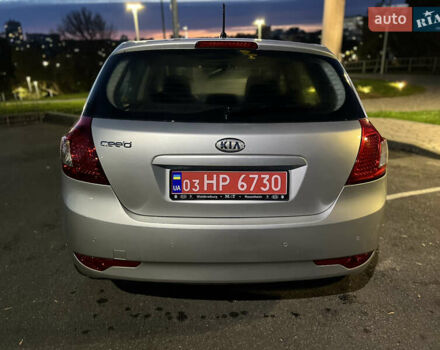 Серый Киа Сид, объемом двигателя 1.6 л и пробегом 159 тыс. км за 7800 $, фото 8 на Automoto.ua