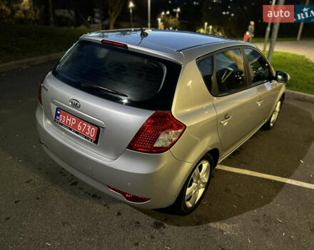 Серый Киа Сид, объемом двигателя 1.6 л и пробегом 159 тыс. км за 7800 $, фото 10 на Automoto.ua
