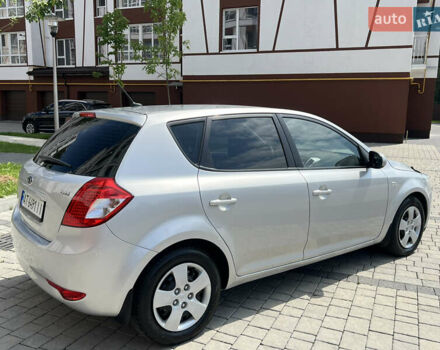 Серый Киа Сид, объемом двигателя 1.6 л и пробегом 292 тыс. км за 6400 $, фото 13 на Automoto.ua