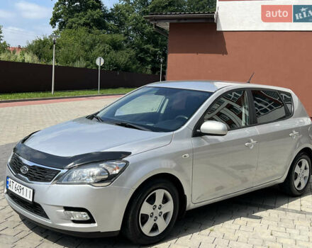 Серый Киа Сид, объемом двигателя 1.6 л и пробегом 292 тыс. км за 6400 $, фото 4 на Automoto.ua