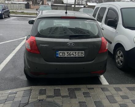Серый Киа Сид, объемом двигателя 1.4 л и пробегом 200 тыс. км за 7000 $, фото 2 на Automoto.ua