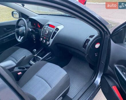 Сірий Кіа Сід, об'ємом двигуна 1.4 л та пробігом 207 тис. км за 5850 $, фото 33 на Automoto.ua