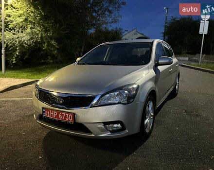 Серый Киа Сид, объемом двигателя 1.6 л и пробегом 159 тыс. км за 7800 $, фото 1 на Automoto.ua