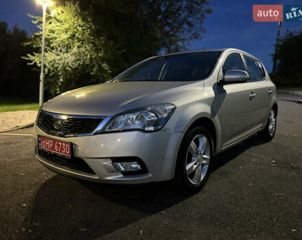 Серый Киа Сид, объемом двигателя 1.6 л и пробегом 159 тыс. км за 7800 $, фото 2 на Automoto.ua