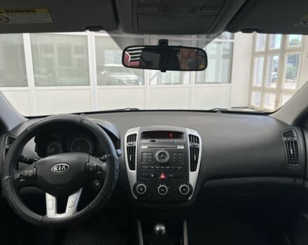 Киа Сид 2011 в Николаеве на Automoto.ua Серый Киа Сид, объемом двигателя 1.4 л и пробегом 148 тыс. км за 5600 $, фото 6 на Automoto.ua