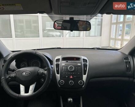 Кіа Сід 2011 у Миколаєві на Automoto.ua Сірий Кіа Сід, об'ємом двигуна 1.4 л та пробігом 148 тис. км за 5600 $, фото 5 на Automoto.ua