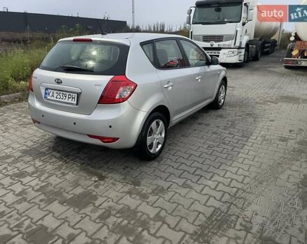 Серый Киа Сид, объемом двигателя 1.58 л и пробегом 238 тыс. км за 6100 $, фото 1 на Automoto.ua