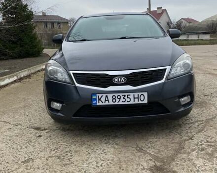 Серый Киа Сид, объемом двигателя 1.6 л и пробегом 300 тыс. км за 6700 $, фото 6 на Automoto.ua