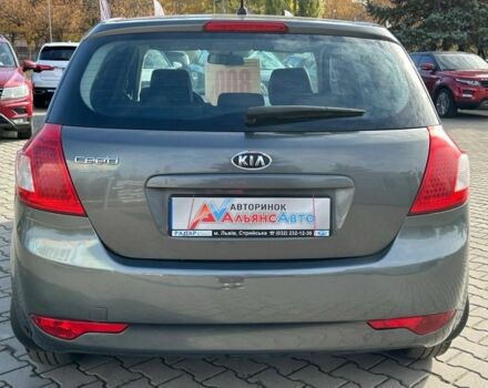 Кіа Сід 2011 у Кривому Розі на Automoto.ua Сірий Кіа Сід, об'ємом двигуна 1.4 л та пробігом 220 тис. км за 6000 $, фото 4 на Automoto.ua