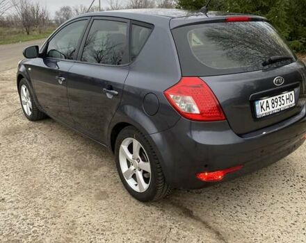 Серый Киа Сид, объемом двигателя 1.6 л и пробегом 300 тыс. км за 6700 $, фото 3 на Automoto.ua