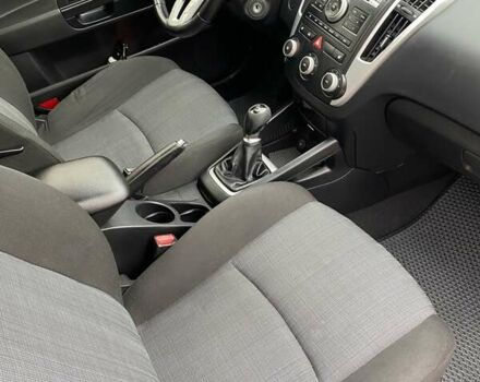 Серый Киа Сид, объемом двигателя 1.6 л и пробегом 300 тыс. км за 6700 $, фото 14 на Automoto.ua