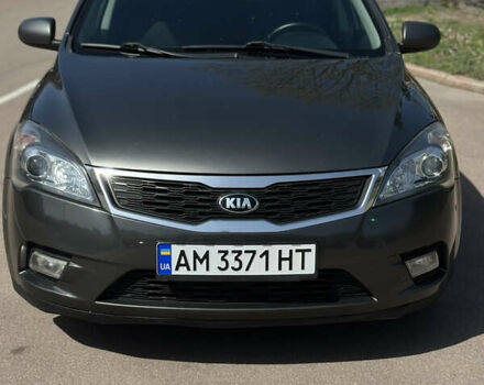 Серый Киа Сид, объемом двигателя 1.59 л и пробегом 235 тыс. км за 6700 $, фото 13 на Automoto.ua