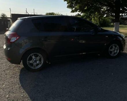 Серый Киа Сид, объемом двигателя 1.4 л и пробегом 200 тыс. км за 7300 $, фото 4 на Automoto.ua