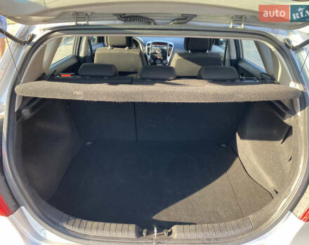 Серый Киа Сид, объемом двигателя 1.6 л и пробегом 232 тыс. км за 8300 $, фото 6 на Automoto.ua