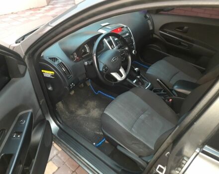 Серый Киа Сид, объемом двигателя 1.6 л и пробегом 238 тыс. км за 5900 $, фото 9 на Automoto.ua