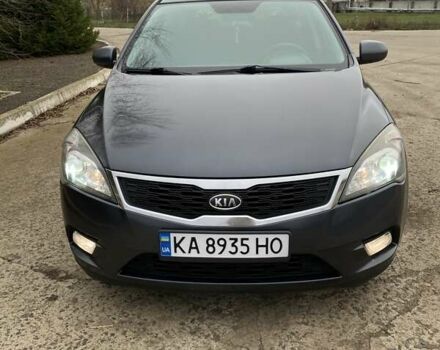 Серый Киа Сид, объемом двигателя 1.6 л и пробегом 300 тыс. км за 6700 $, фото 7 на Automoto.ua