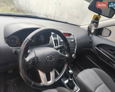 Серый Киа Сид, объемом двигателя 1.6 л и пробегом 197 тыс. км за 6250 $, фото 4 на Automoto.ua