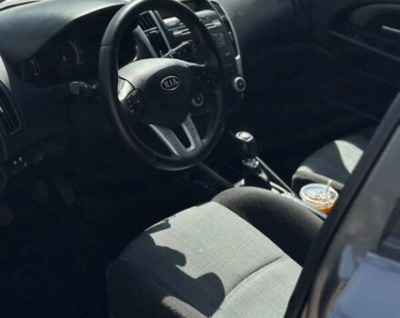 Серый Киа Сид, объемом двигателя 1.59 л и пробегом 235 тыс. км за 6700 $, фото 8 на Automoto.ua