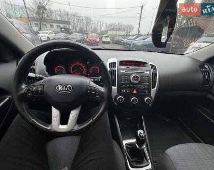 Сірий Кіа Сід, об'ємом двигуна 1.6 л та пробігом 268 тис. км за 6450 $, фото 29 на Automoto.ua