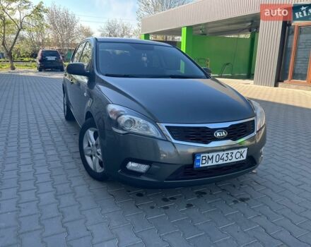 Серый Киа Сид, объемом двигателя 1.58 л и пробегом 278 тыс. км за 5200 $, фото 2 на Automoto.ua