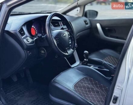 Сірий Кіа Сід, об'ємом двигуна 1.4 л та пробігом 274 тис. км за 6399 $, фото 16 на Automoto.ua