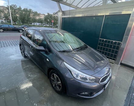 Серый Киа Сид, объемом двигателя 1.6 л и пробегом 200 тыс. км за 9500 $, фото 5 на Automoto.ua